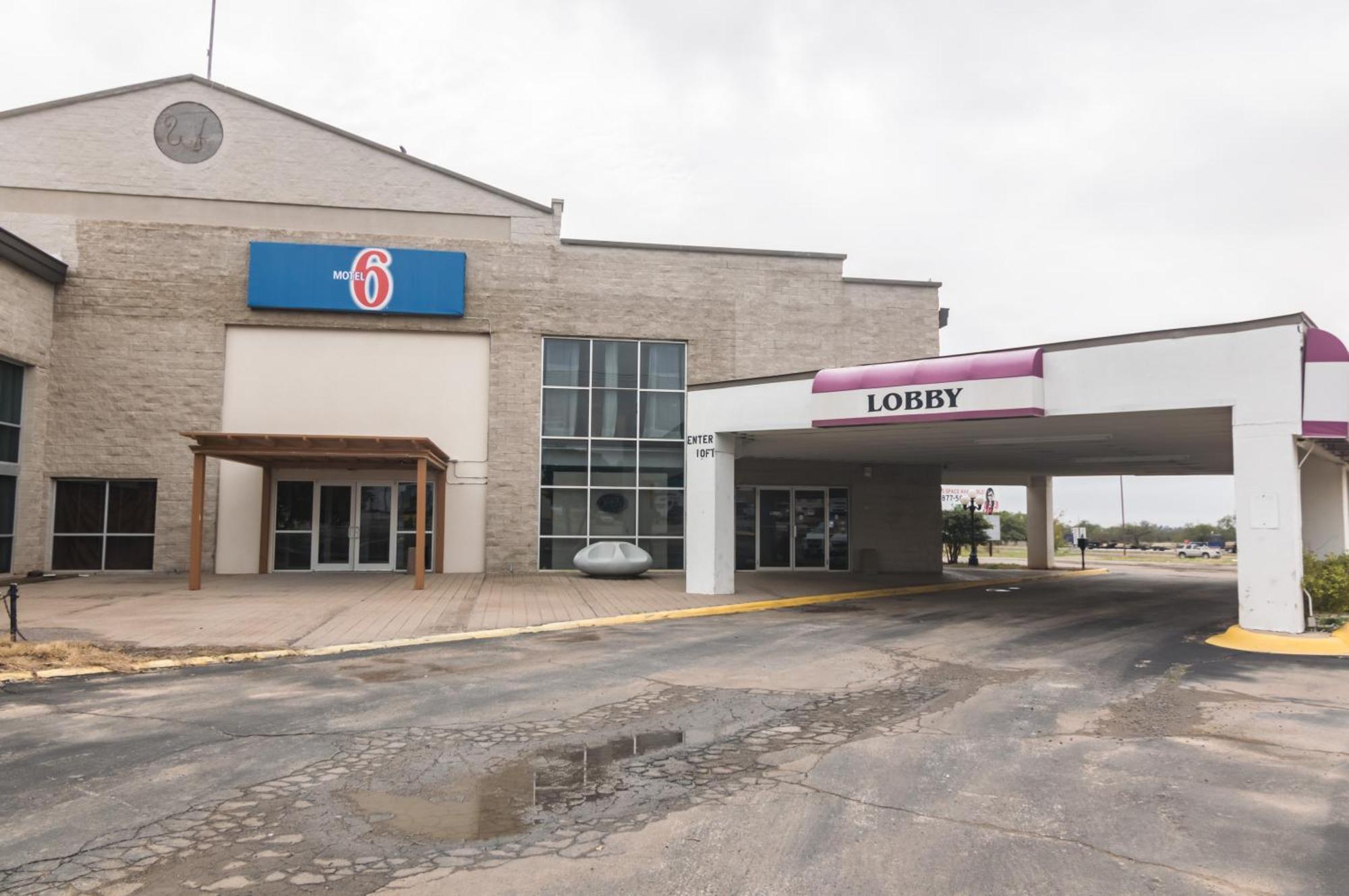 6-snyder, Tx Hotel